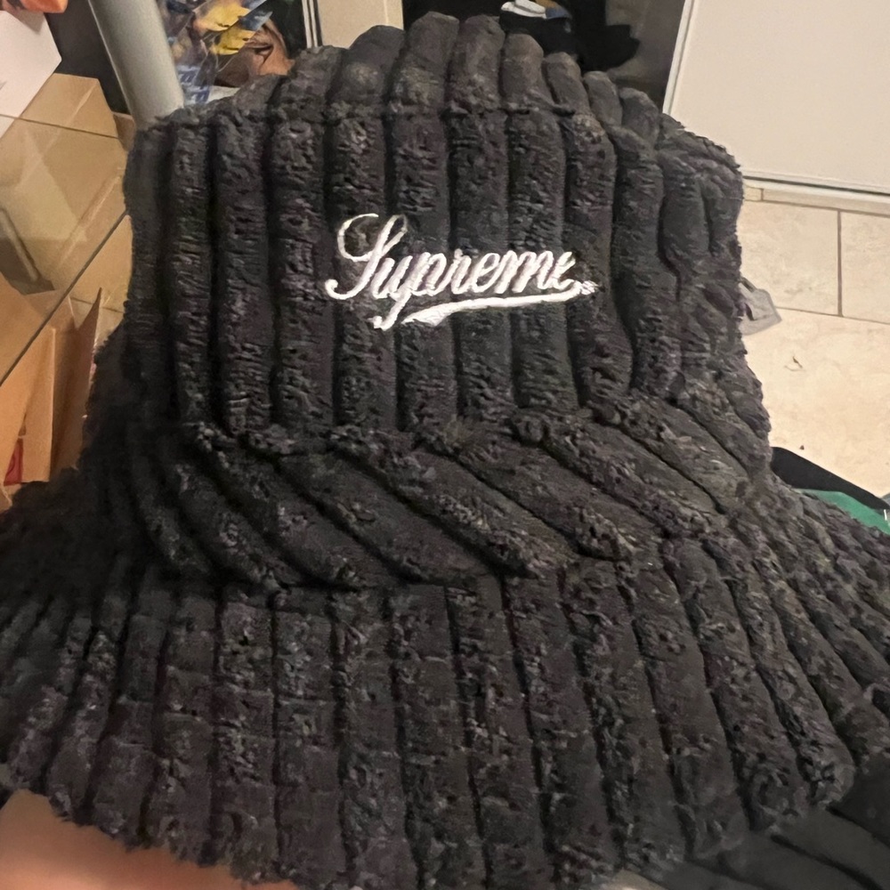 Supreme bucket hat medium - large